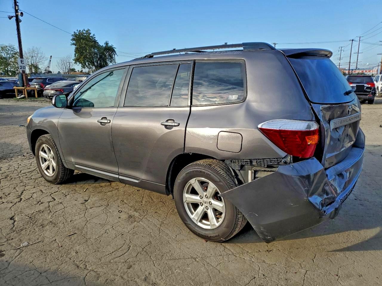 TOYOTA HIGHLANDER