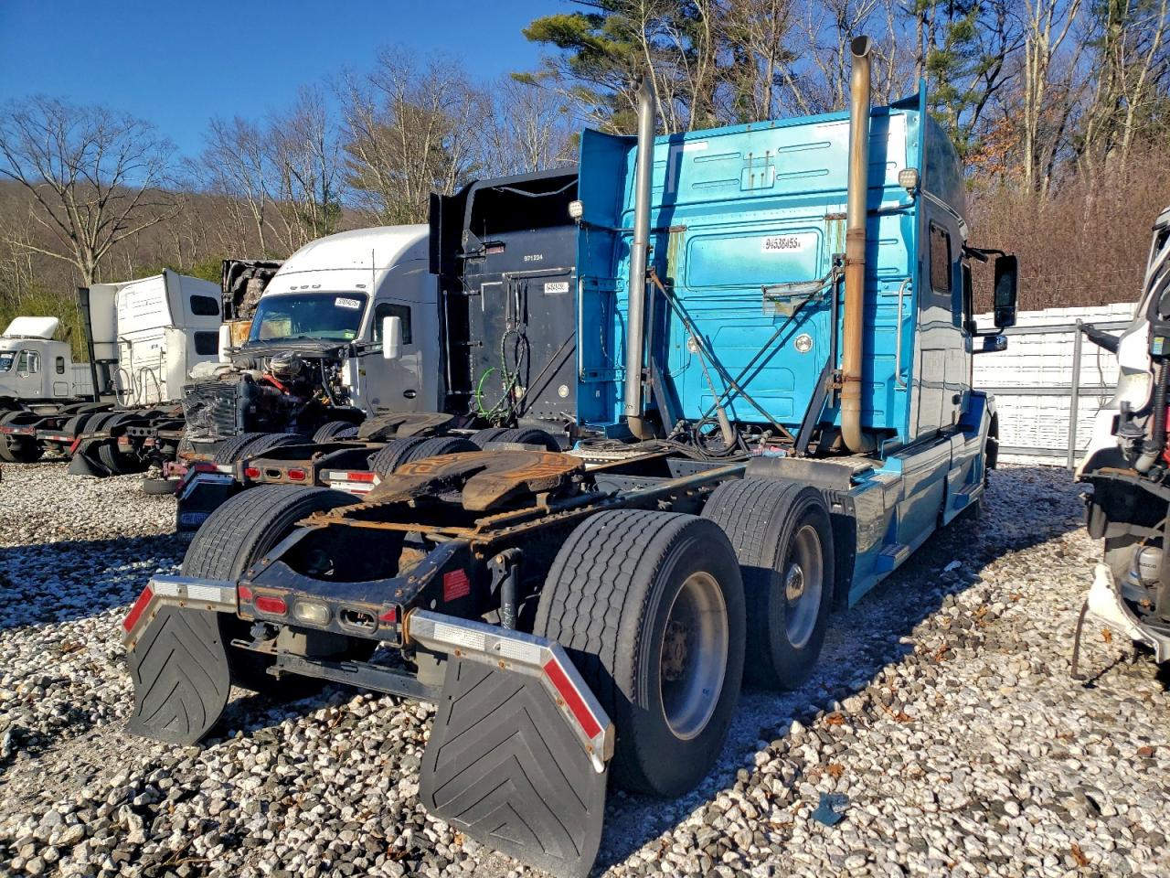 Lot #3309279624 2017 VOLVO VNL