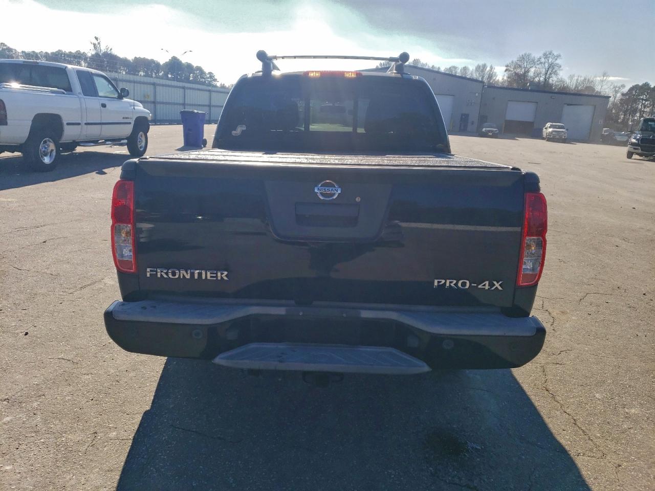 NISSAN FRONTIER S