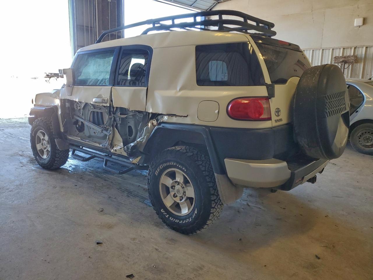 TOYOTA FJ CRUISER