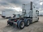Lot #3301717363 2016 VOLVO VN VNL