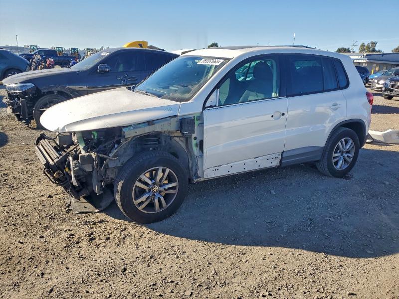 2013 VOLKSWAGEN TIGUAN S #3310510058