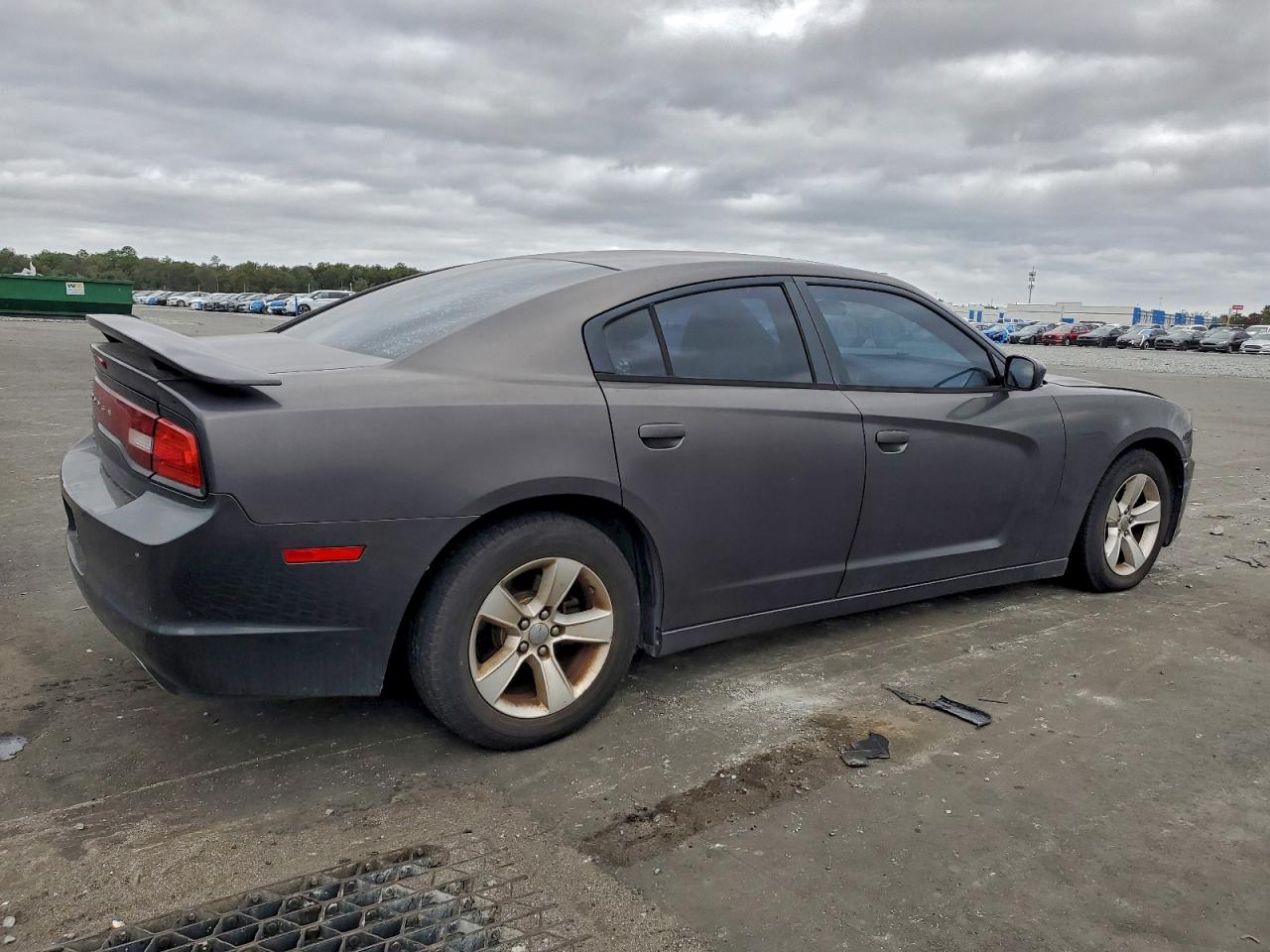 Lot #3315662771 2013 DODGE CHARGER SE