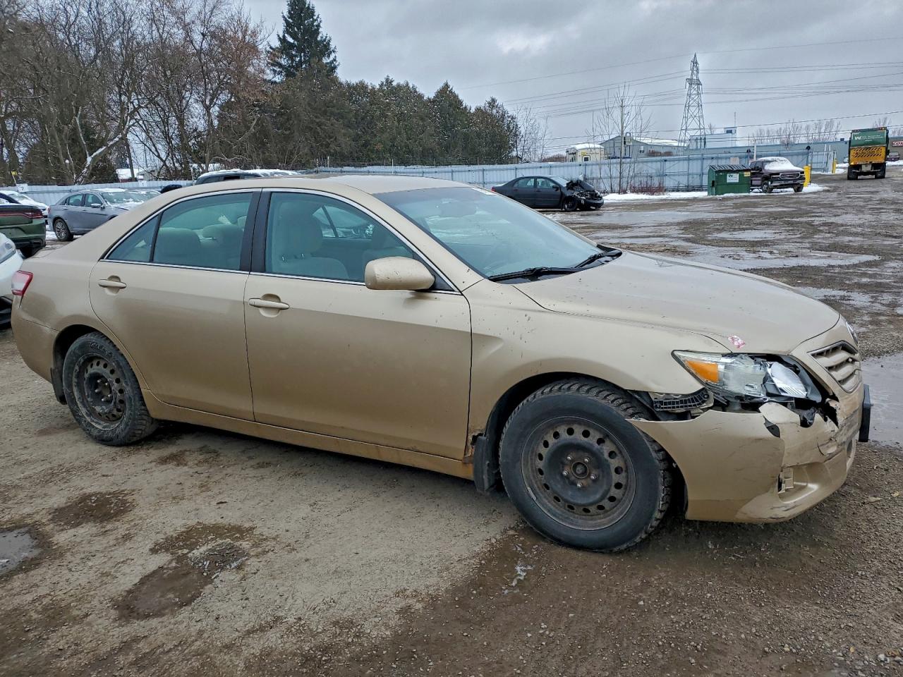 TOYOTA CAMRY BASE