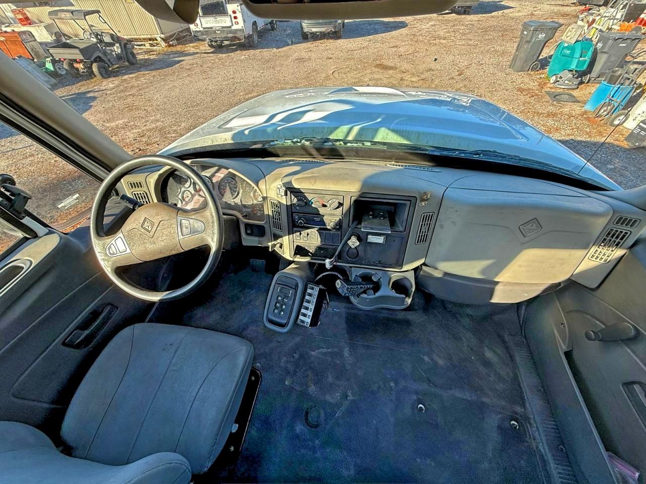 Lot #3315570779 2014 INTERNATIONAL 7000 7400