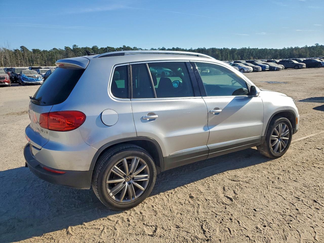VOLKSWAGEN TIGUAN S
