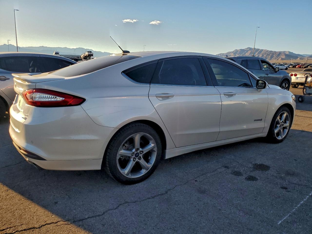 FORD FUSION SE HYBRID