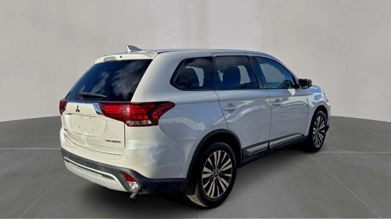 MITSUBISHI OUTLANDER ES