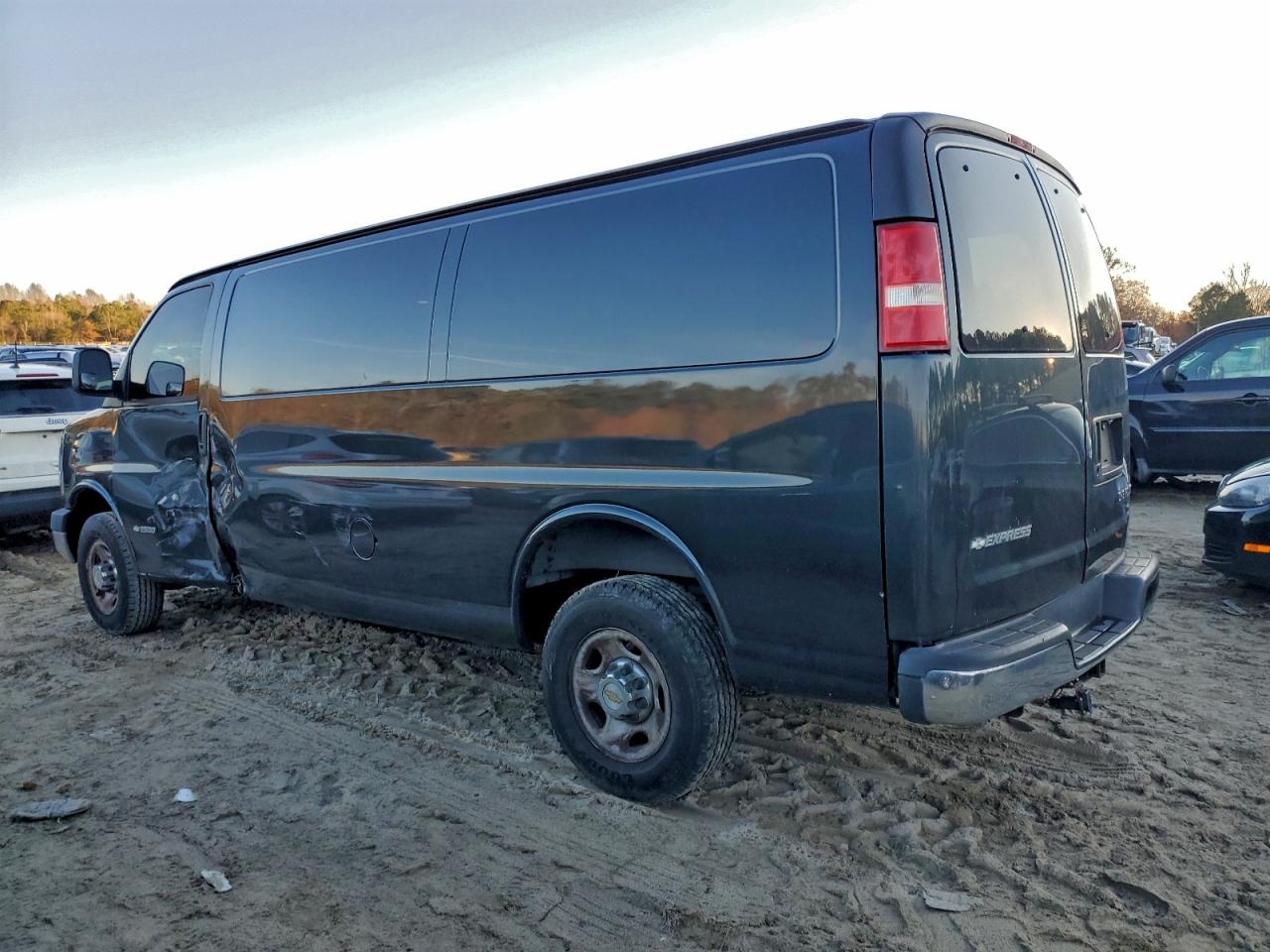 Lot #3302865917 2003 CHEVROLET EXPRESS G2