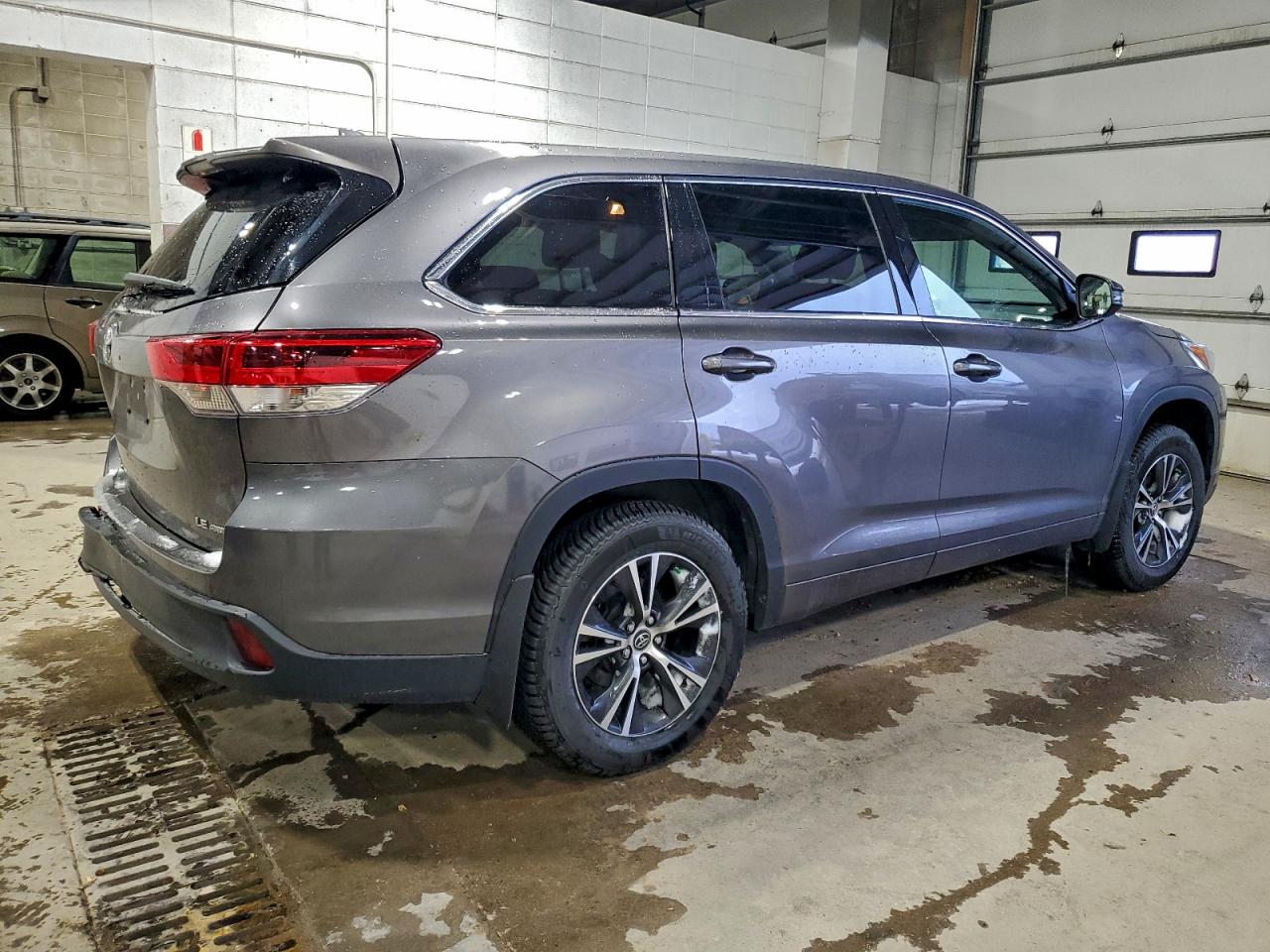 TOYOTA HIGHLANDER LE