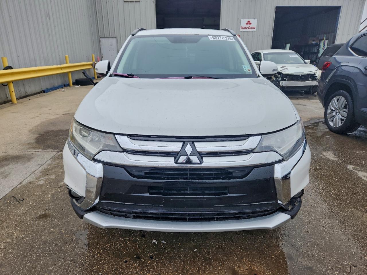 MITSUBISHI OUTLANDER SE