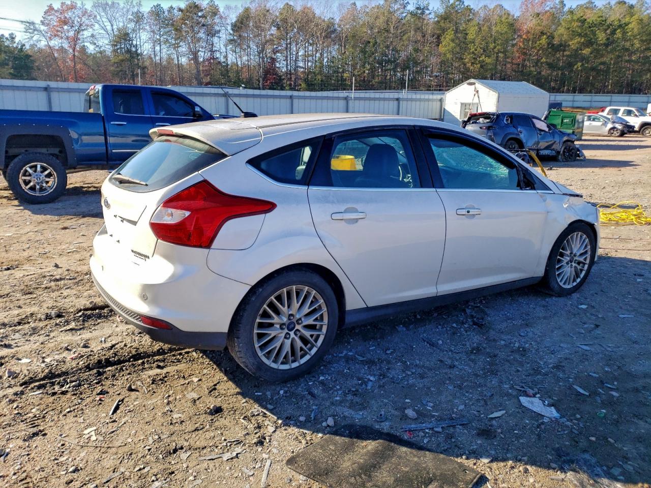 FORD FOCUS TITANIUM