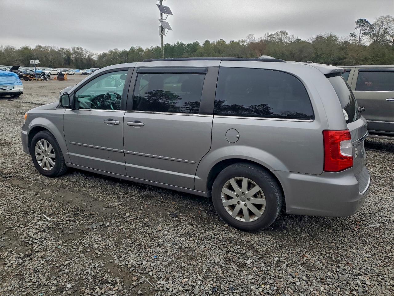 CHRYSLER TOWN & COUNTRY LX