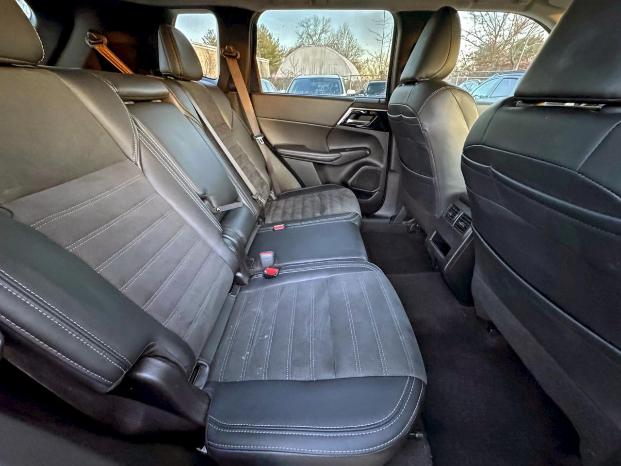 MITSUBISHI OUTLANDER SE