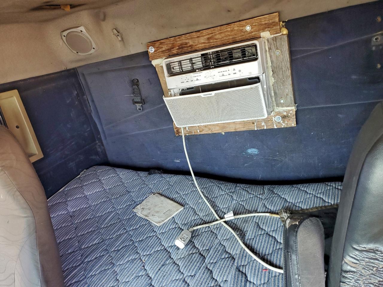 Lot #3311582796 2005 VOLVO VNL