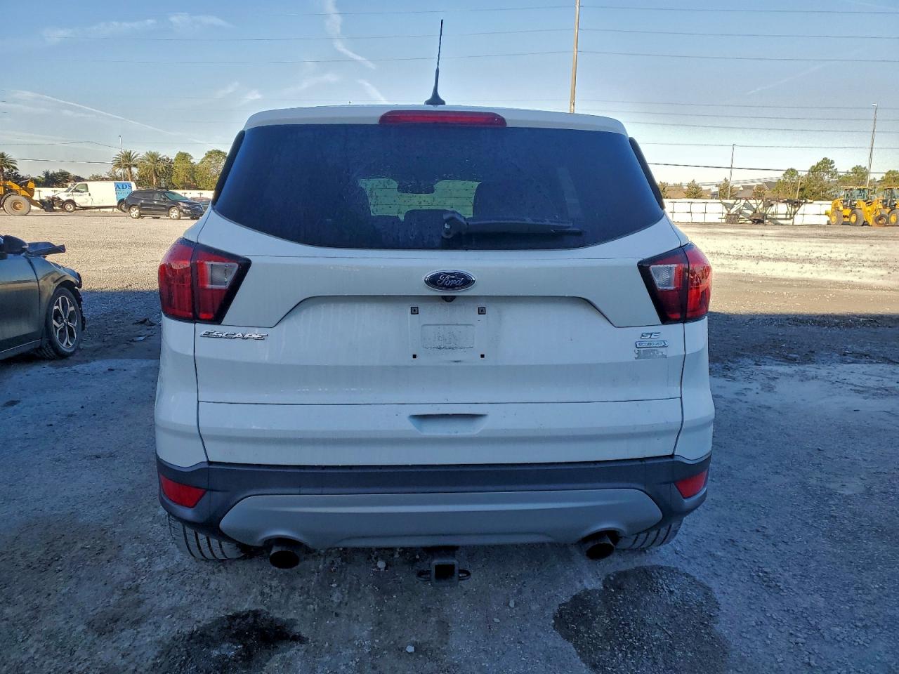 FORD ESCAPE SE
