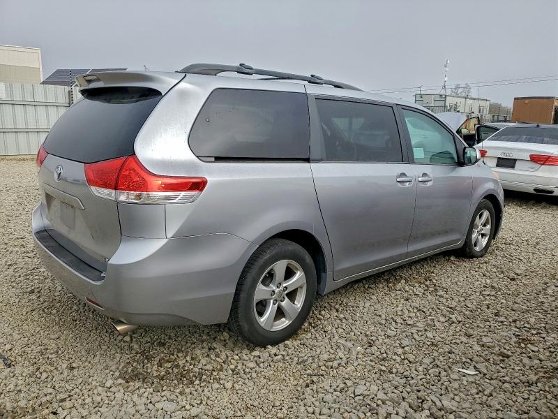 2013 TOYOTA SIENNA LE #3316029331