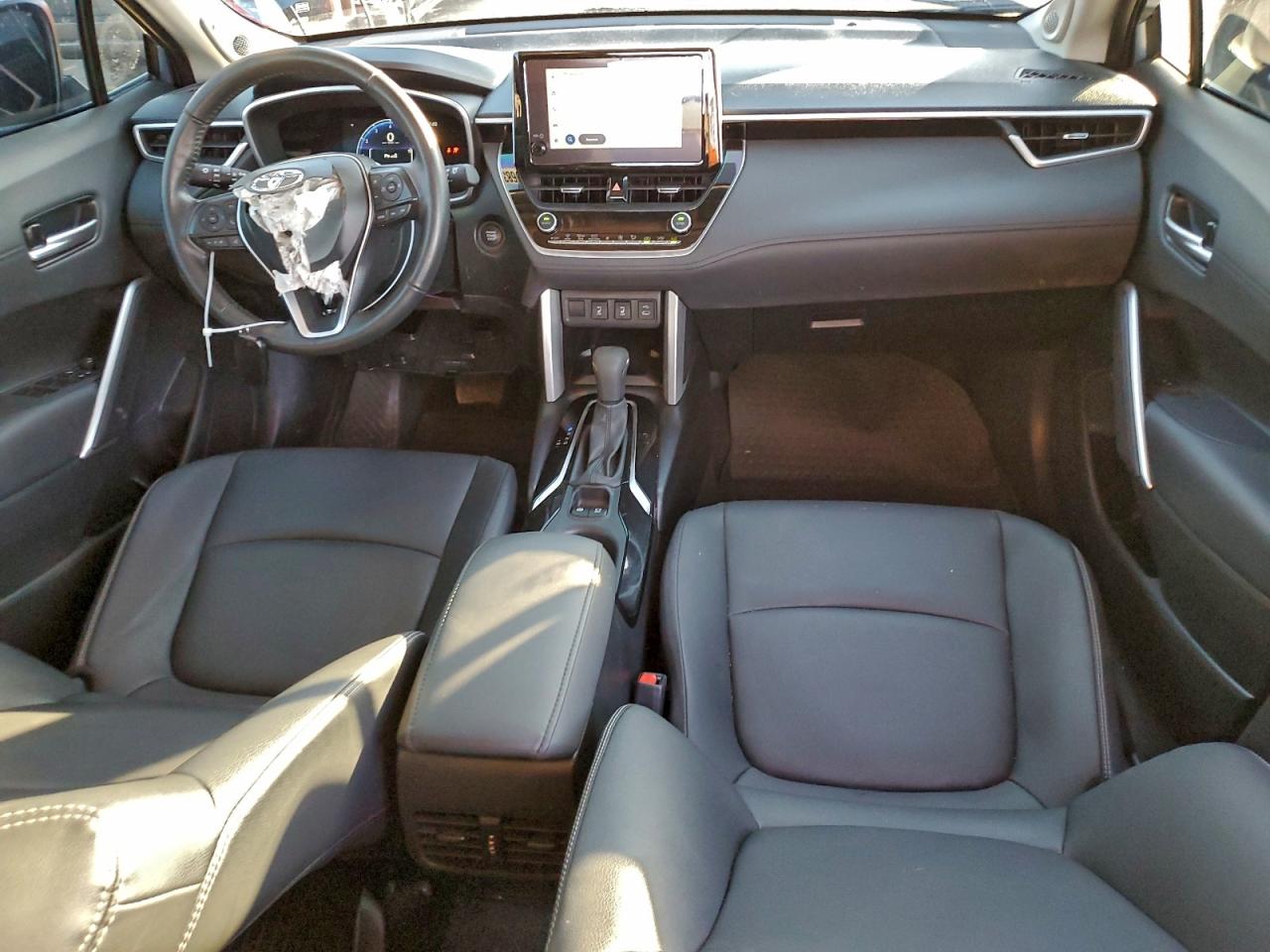 TOYOTA COROLLA CROSS XLE