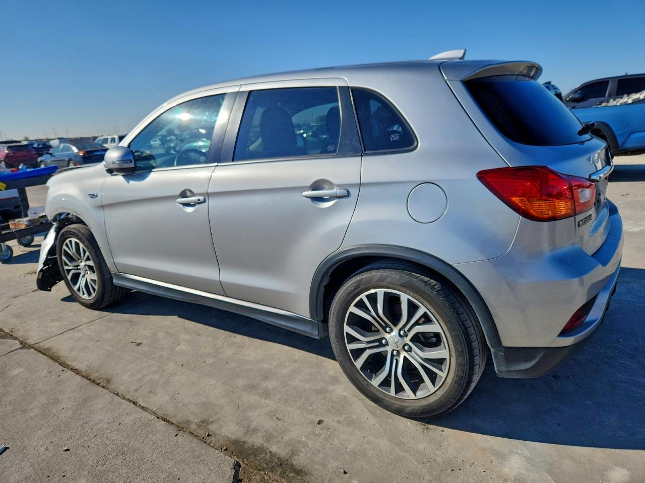 MITSUBISHI OUTLANDER ES