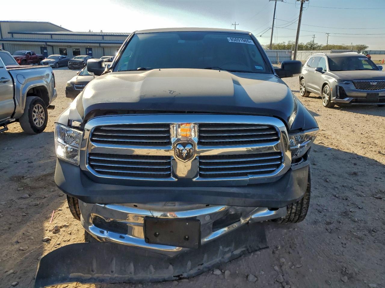RAM 1500 SLT