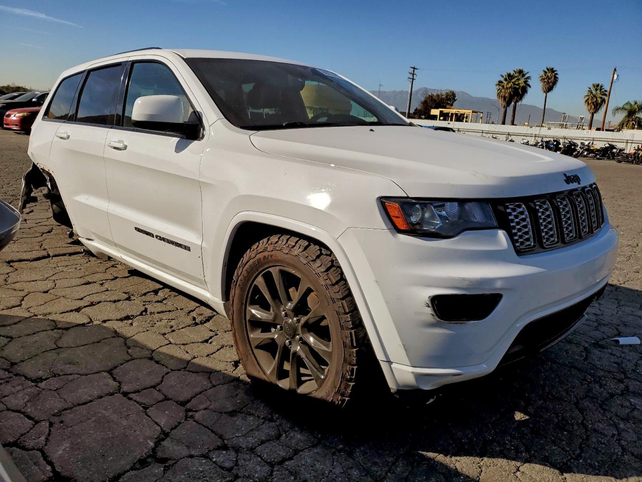 JEEP GRAND CHEROKEE LAREDO