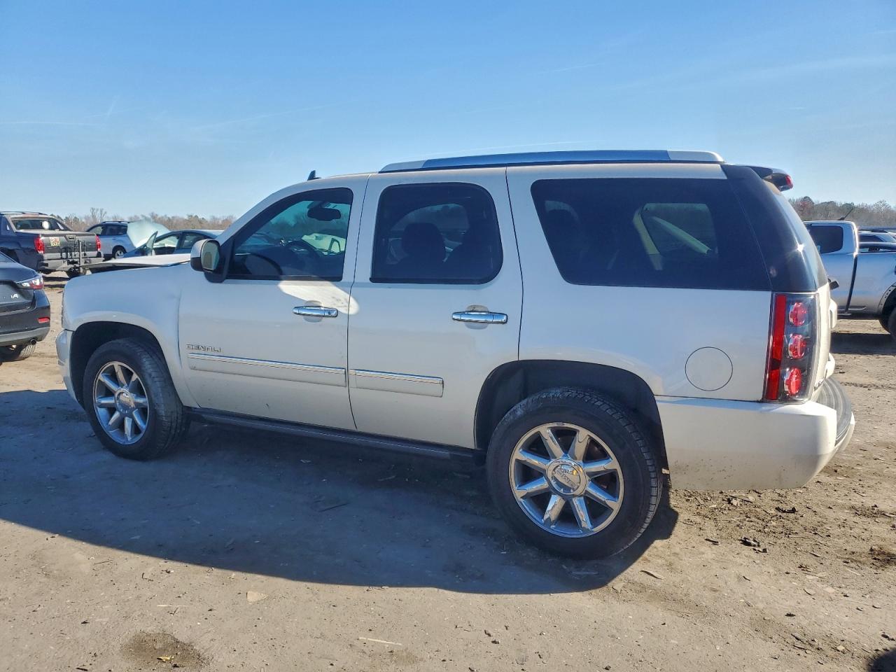 Lot #3316163239 2013 GMC YUKON DENA