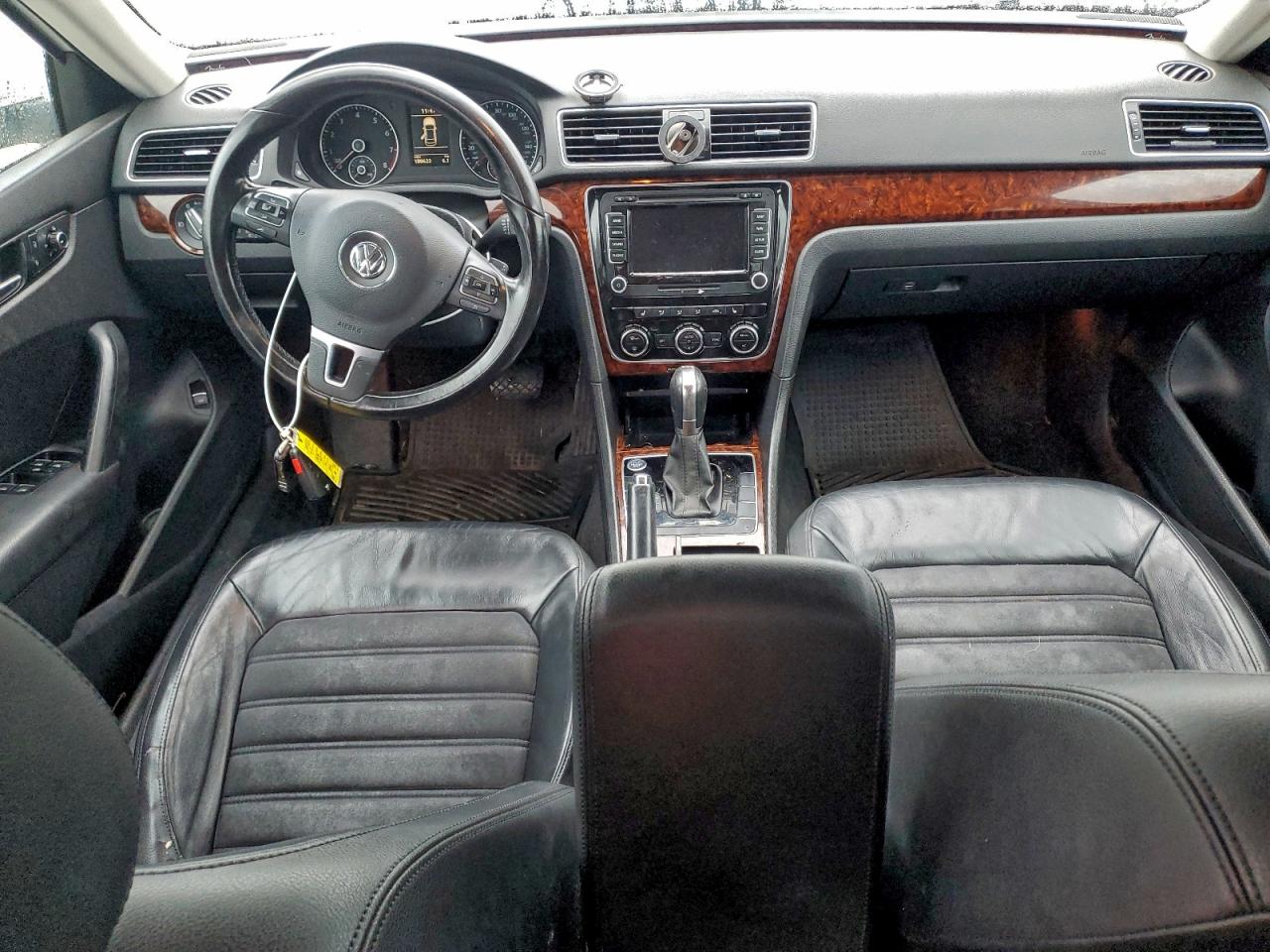 VOLKSWAGEN PASSAT SEL