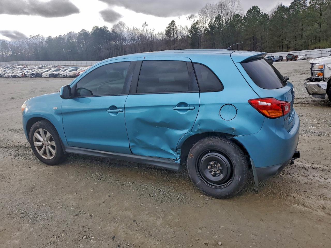 MITSUBISHI OUTLANDER ES