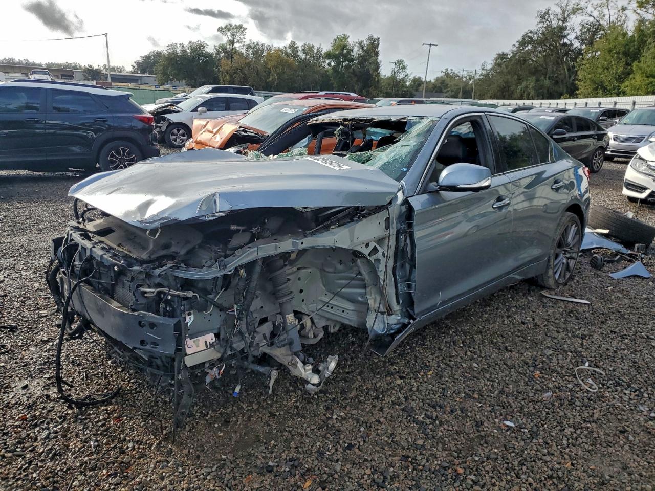 INFINITI Q50 RED SPORT 400