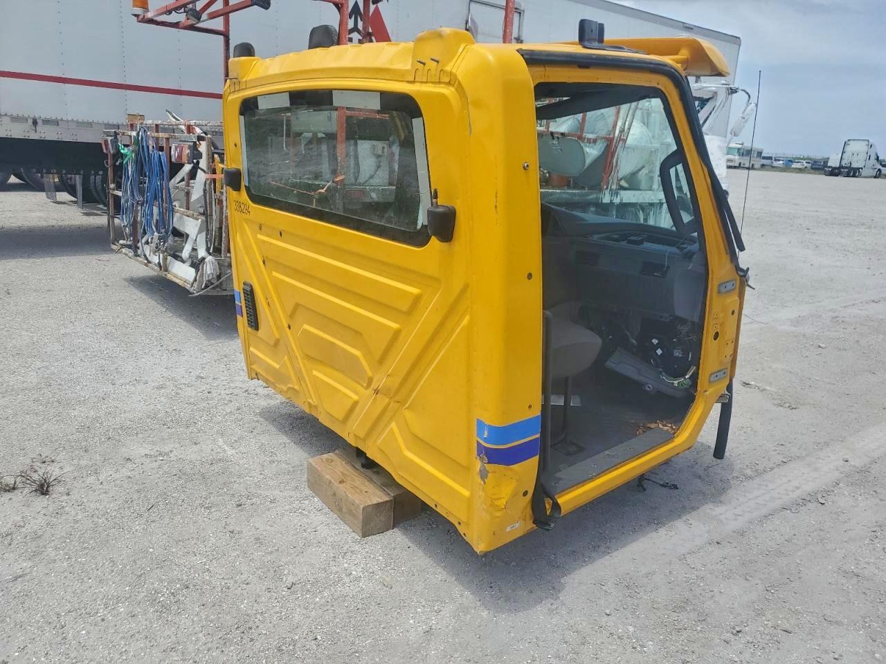 Lot #3302918096 2020 INTERNATIONAL LT625