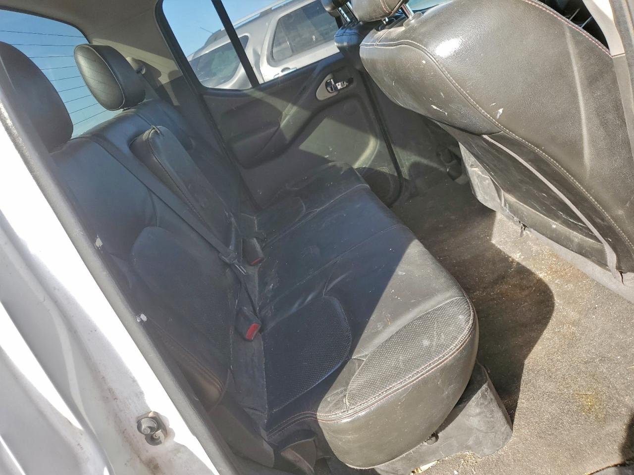 NISSAN FRONTIER CREW CAB SE