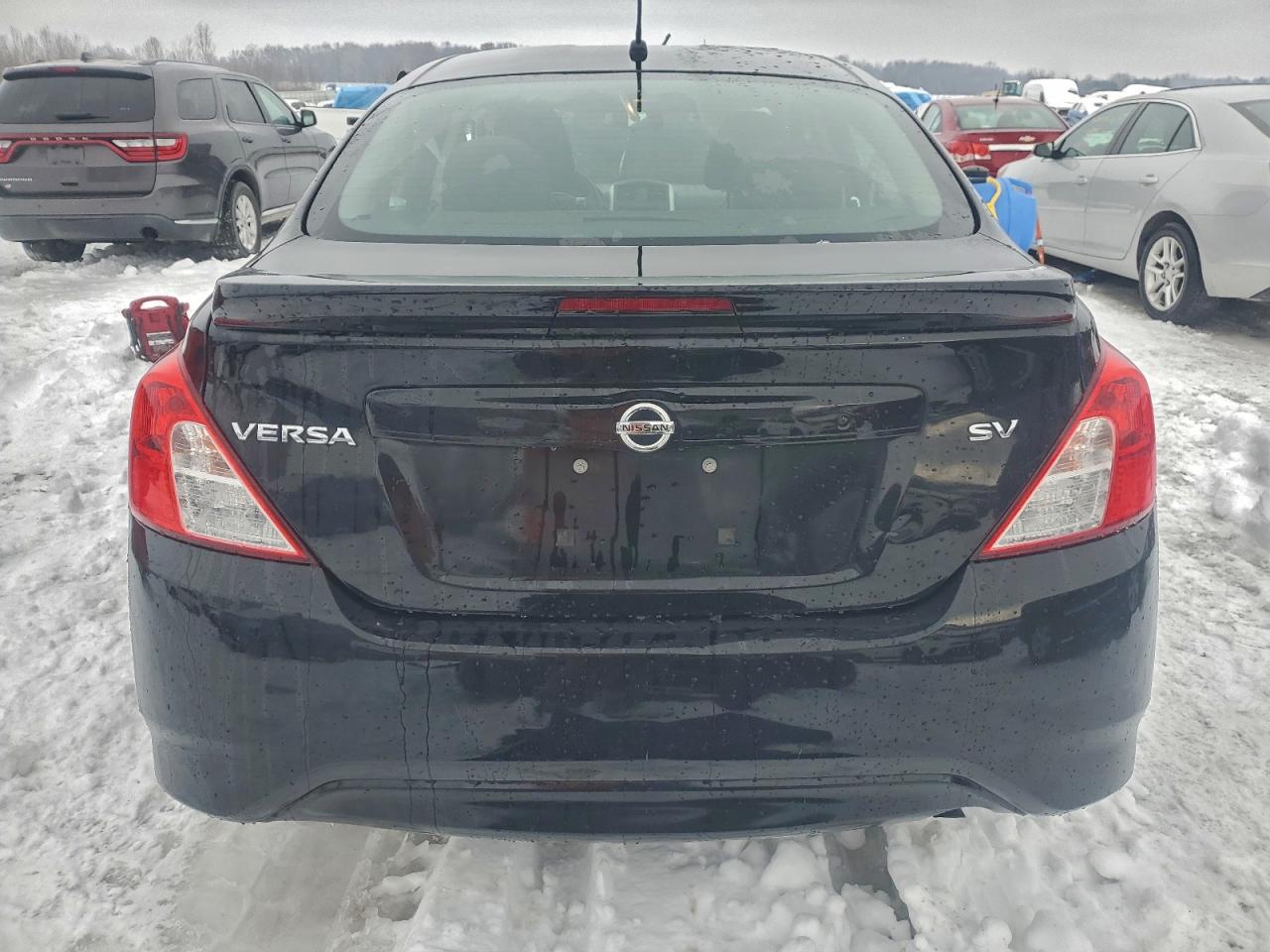 NISSAN VERSA S