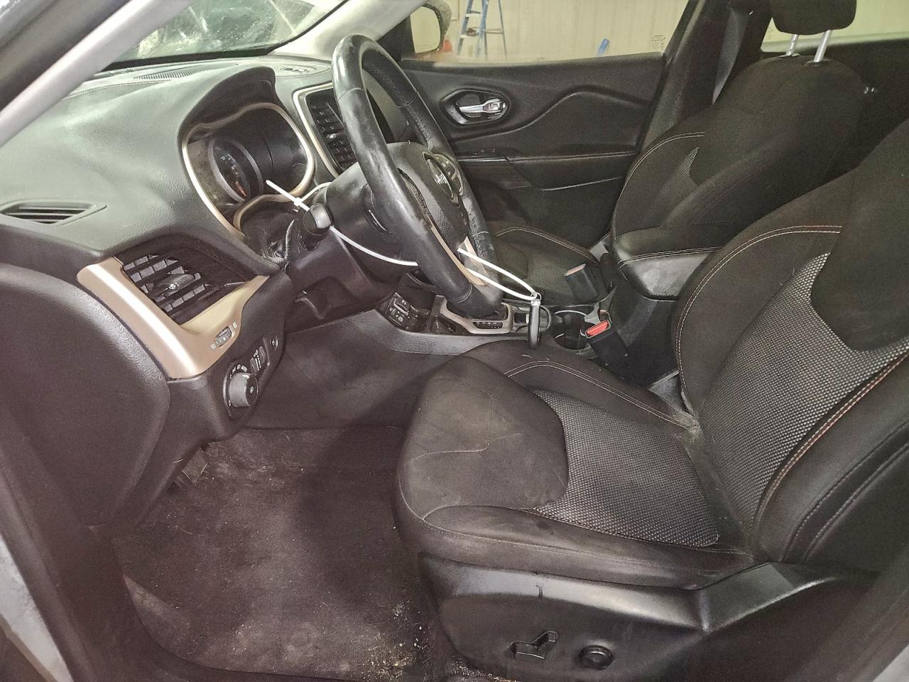 JEEP GRAND CHEROKEE LATITUDE