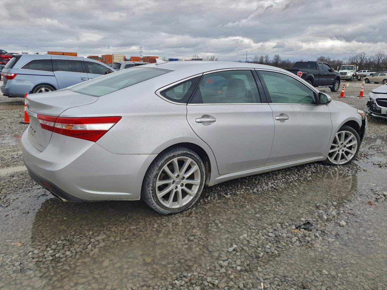 Lot #3311624217 2013 TOYOTA AVALON BAS
