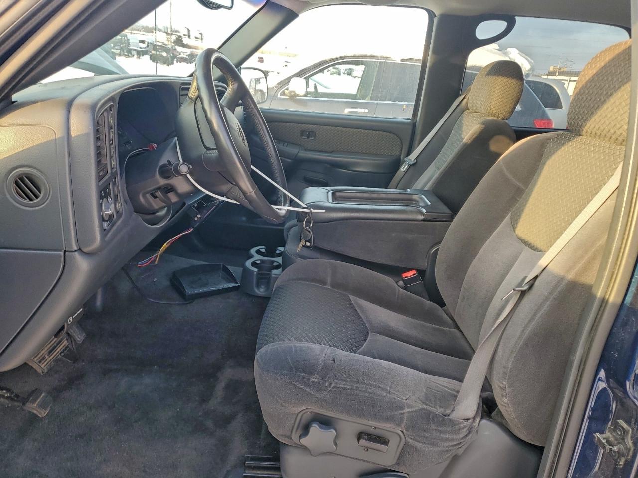 Lot #3305926212 2002 CHEVROLET AVALANCHE