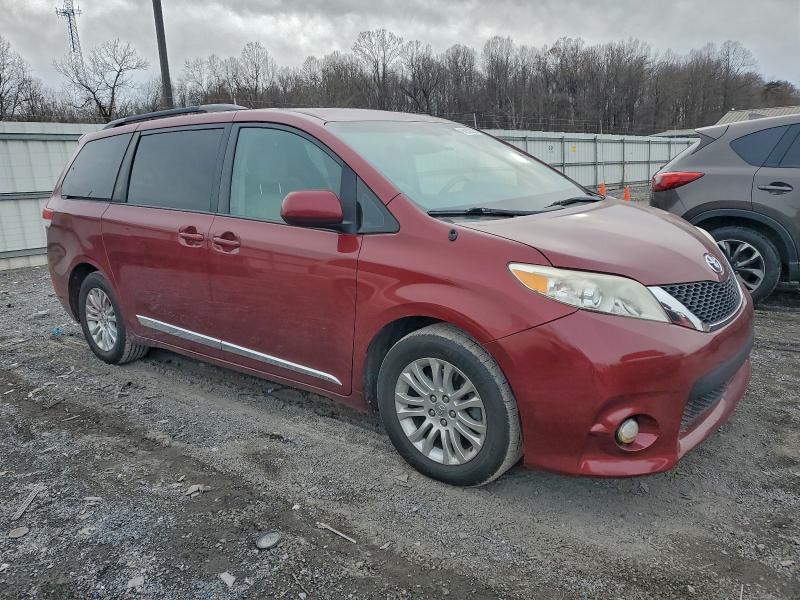 2013 TOYOTA SIENNA XLE #3310393000