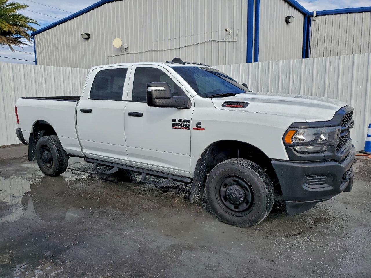 RAM 2500 TRADESMAN