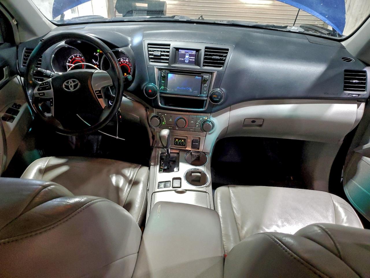 TOYOTA HIGHLANDER BASE