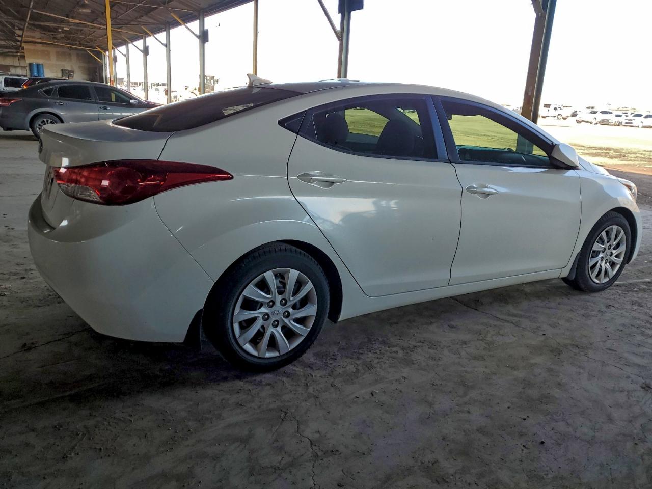 HYUNDAI ELANTRA GLS