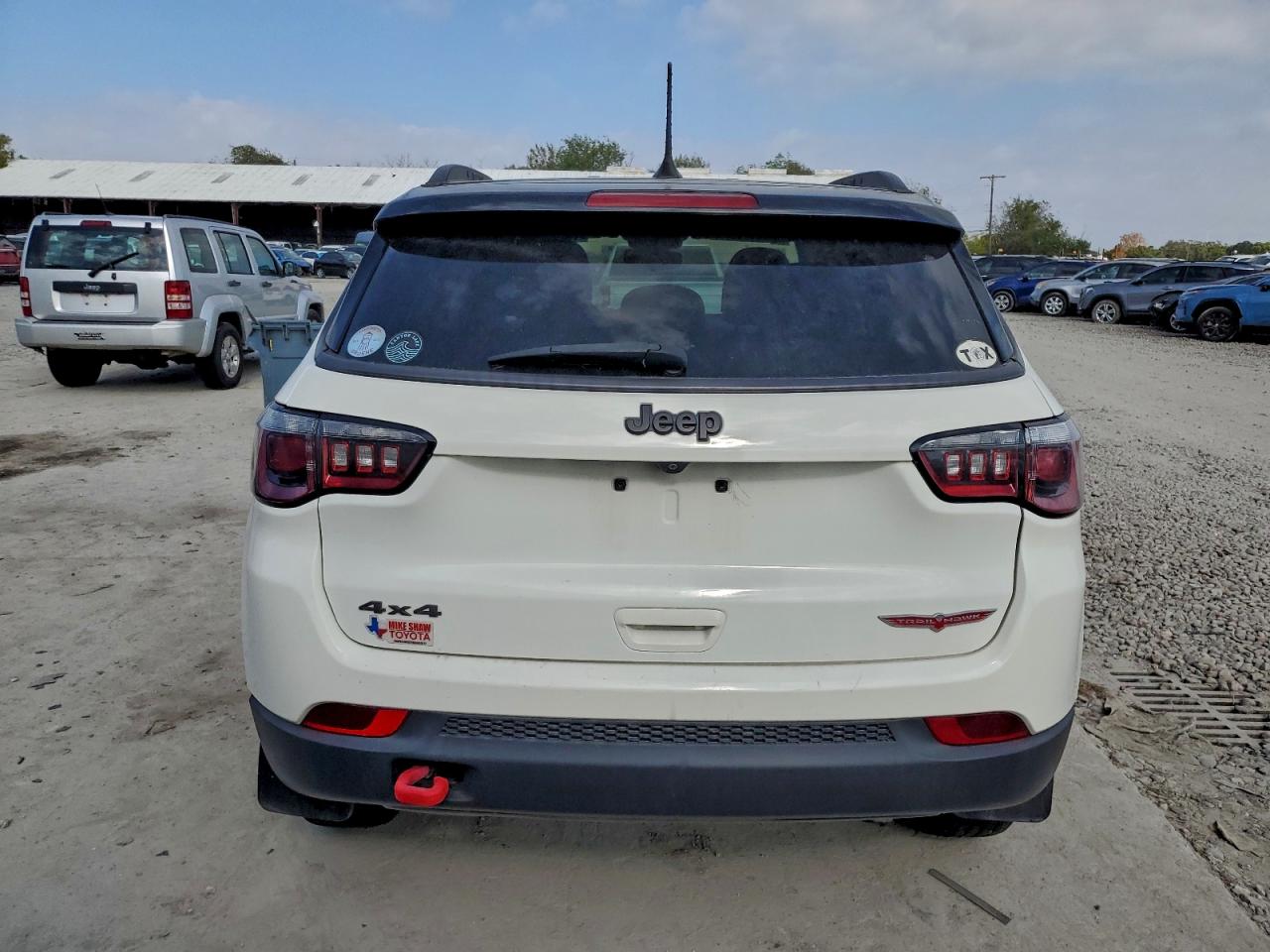 Lot #3318928913 2020 JEEP COMPASS TR