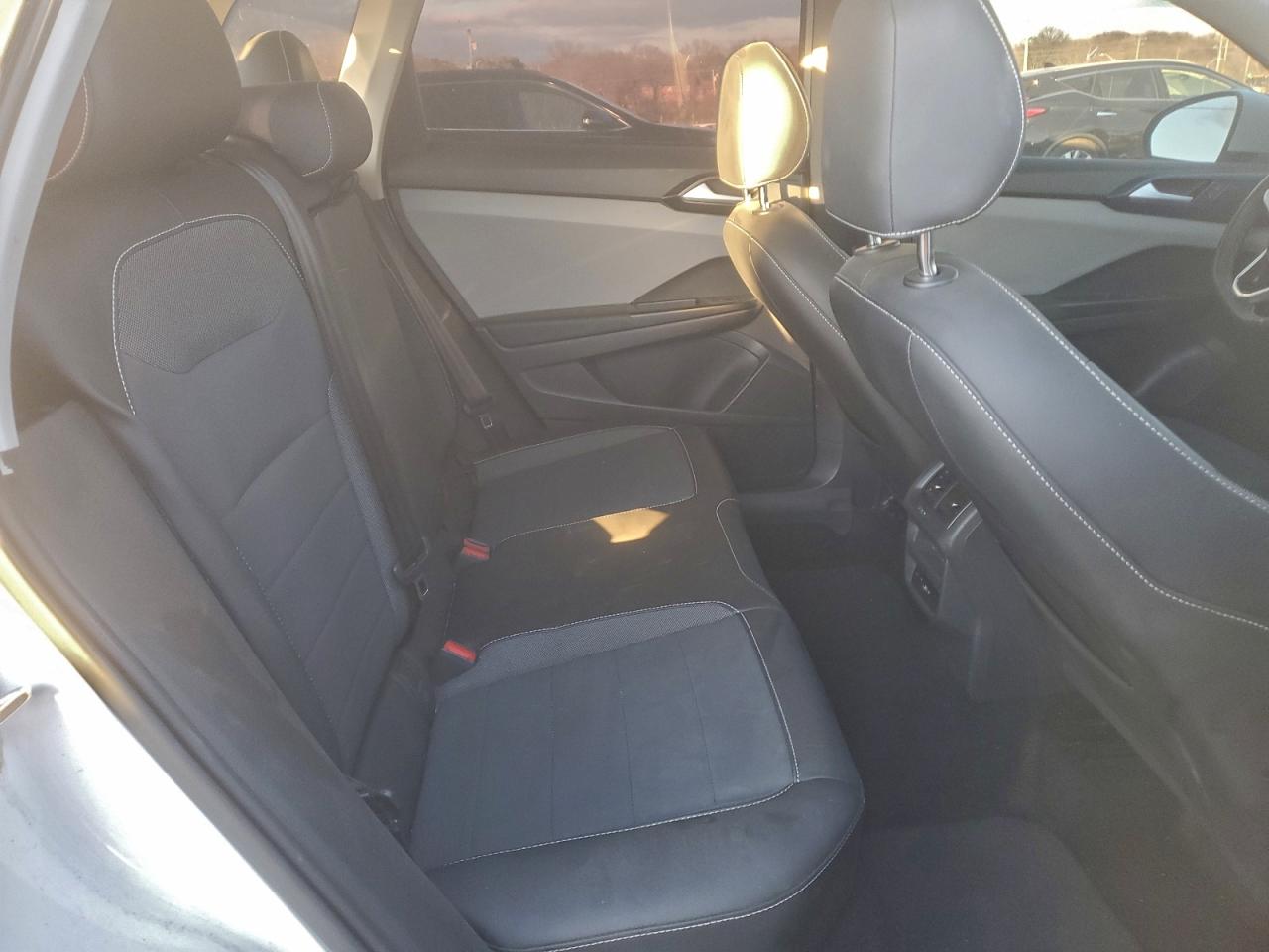 VOLKSWAGEN TAOS SE IQ DRIVE