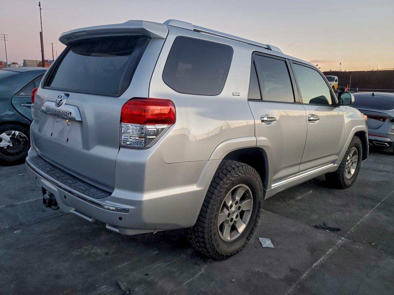 TOYOTA 4RUNNER SR5