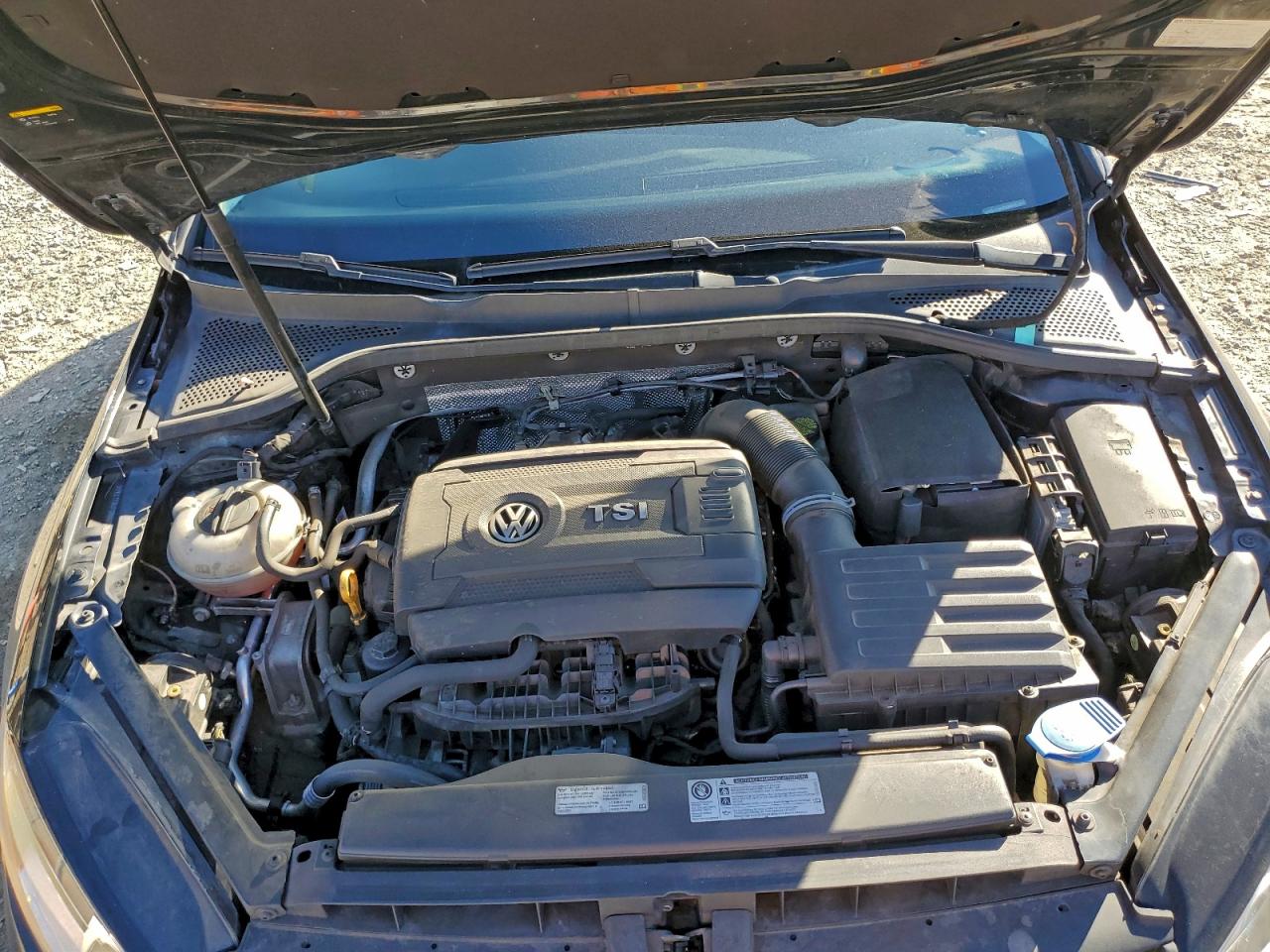 VOLKSWAGEN GOLF S/SE