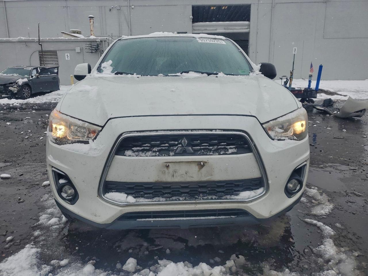 MITSUBISHI OUTLANDER ES