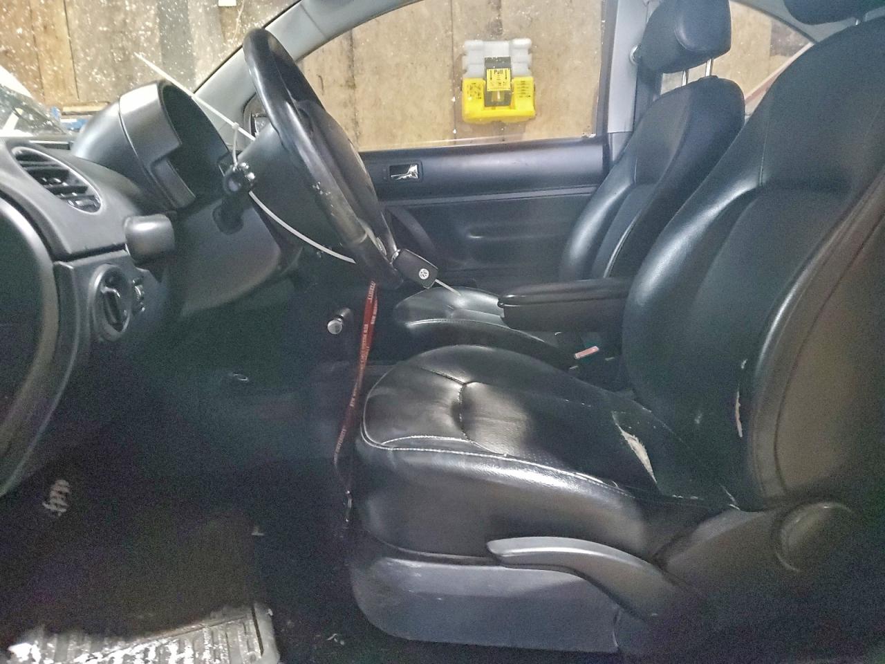 Lot #3311759745 2008 VOLKSWAGEN NEW BEETLE