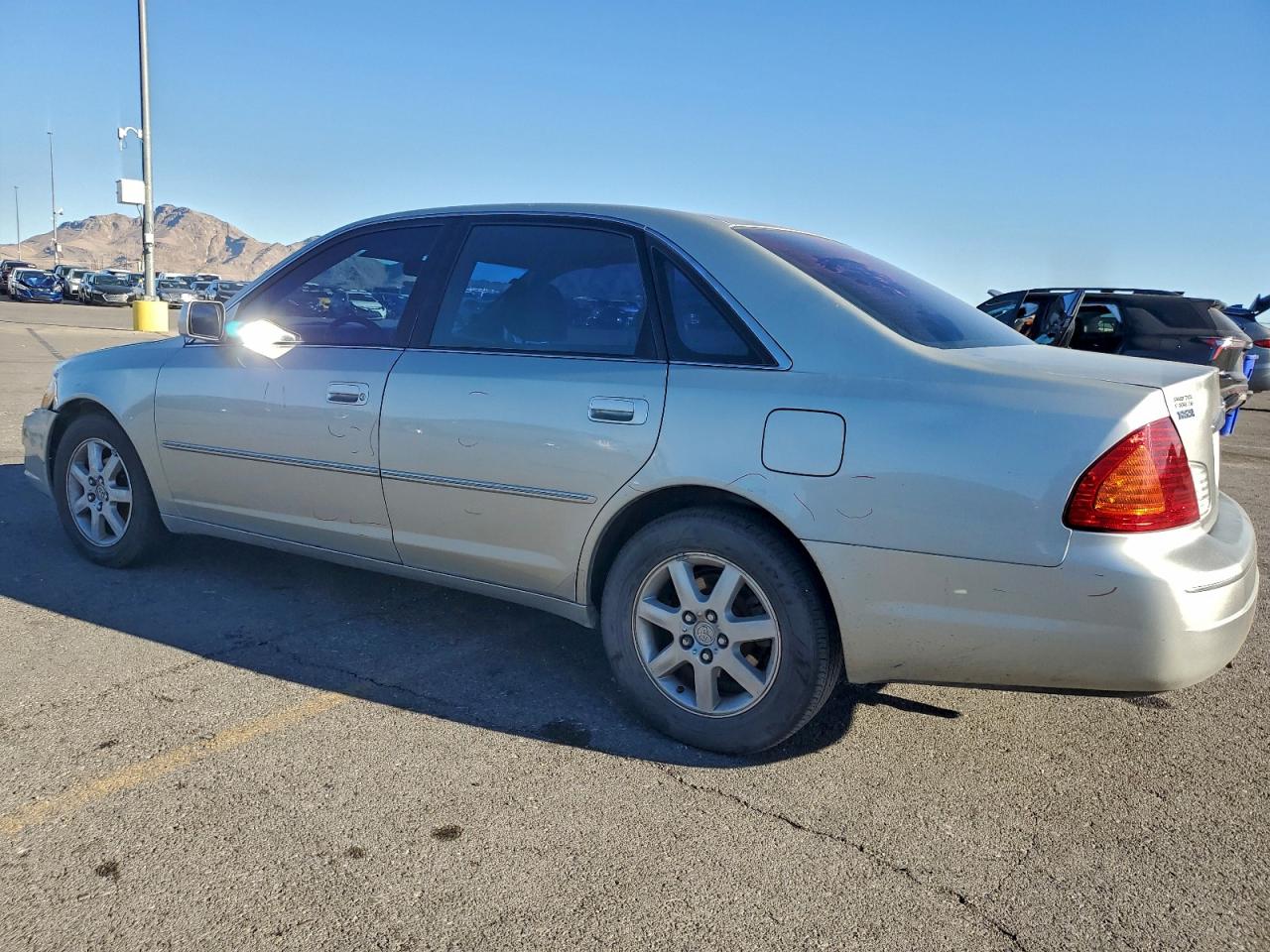 Lot #3317121981 2001 TOYOTA AVALON XL