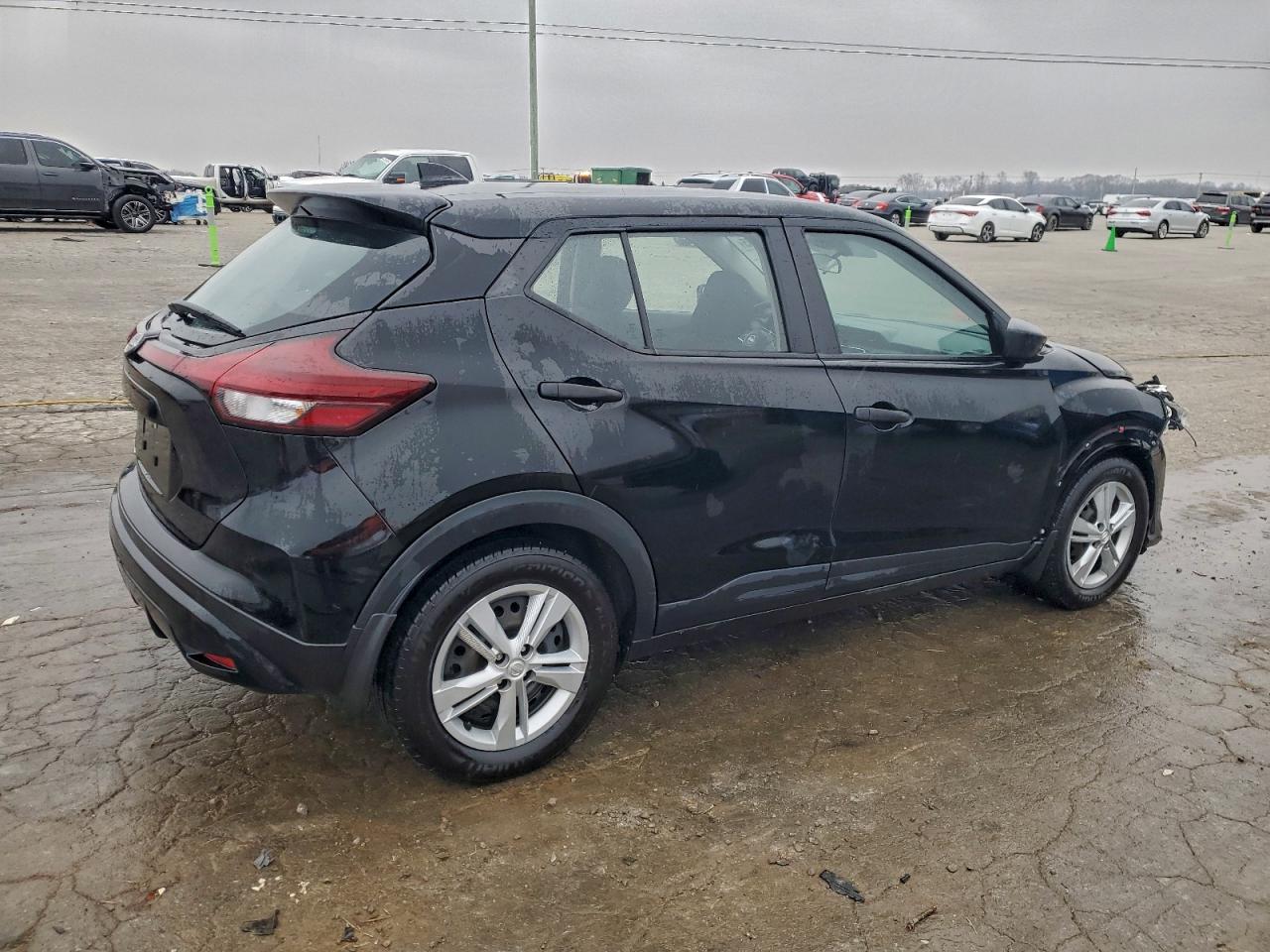 NISSAN KICKS S