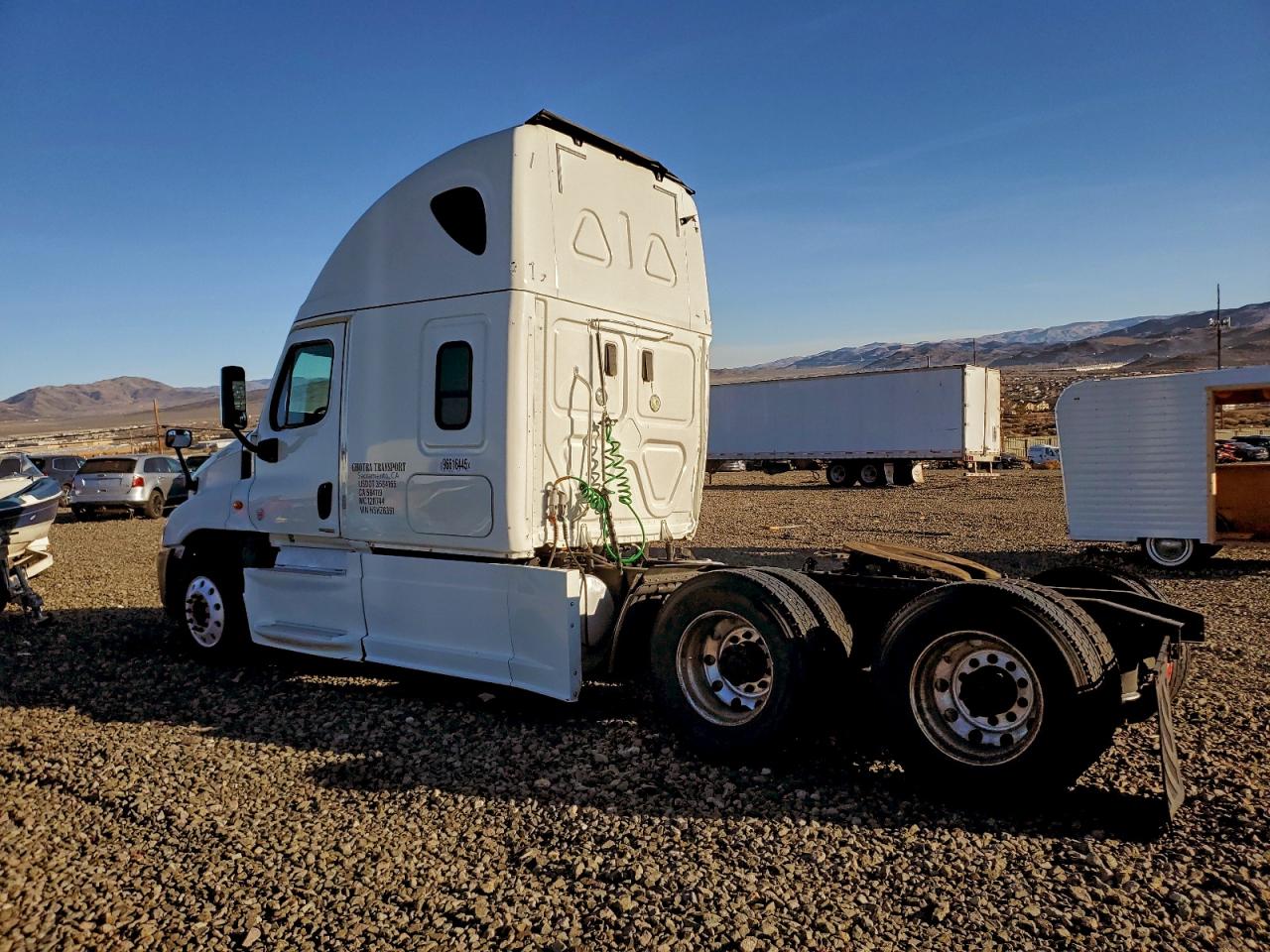 Lot #3310378966 2017 FREIGHTLINER CASCADIA 1