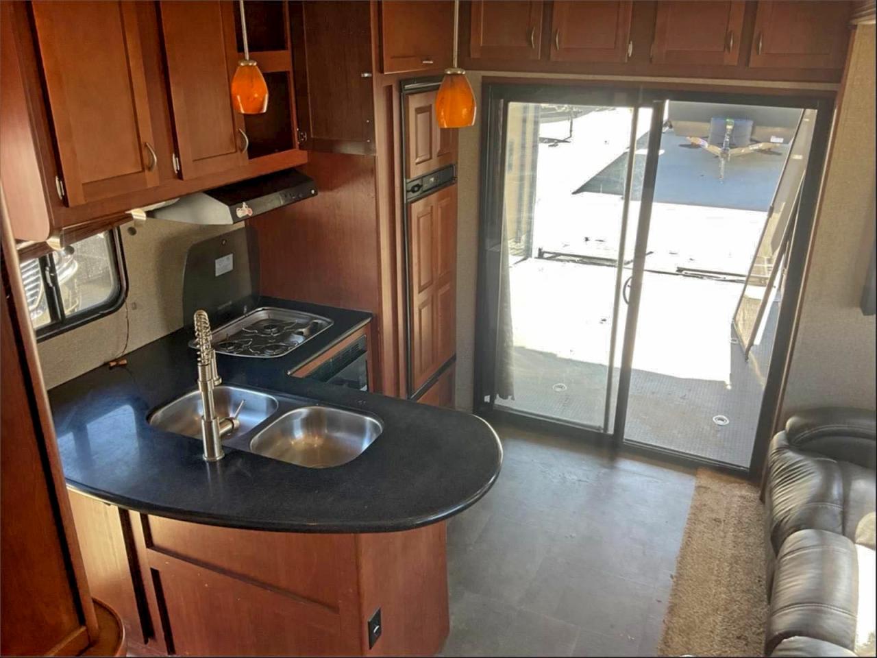 Lot #3310416975 2015 VENGEANCE 311A13