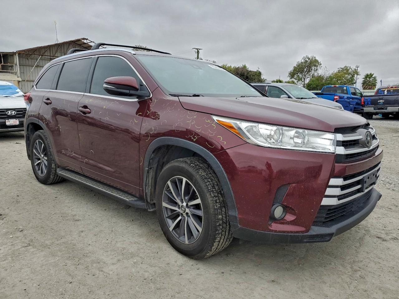 TOYOTA HIGHLANDER SE